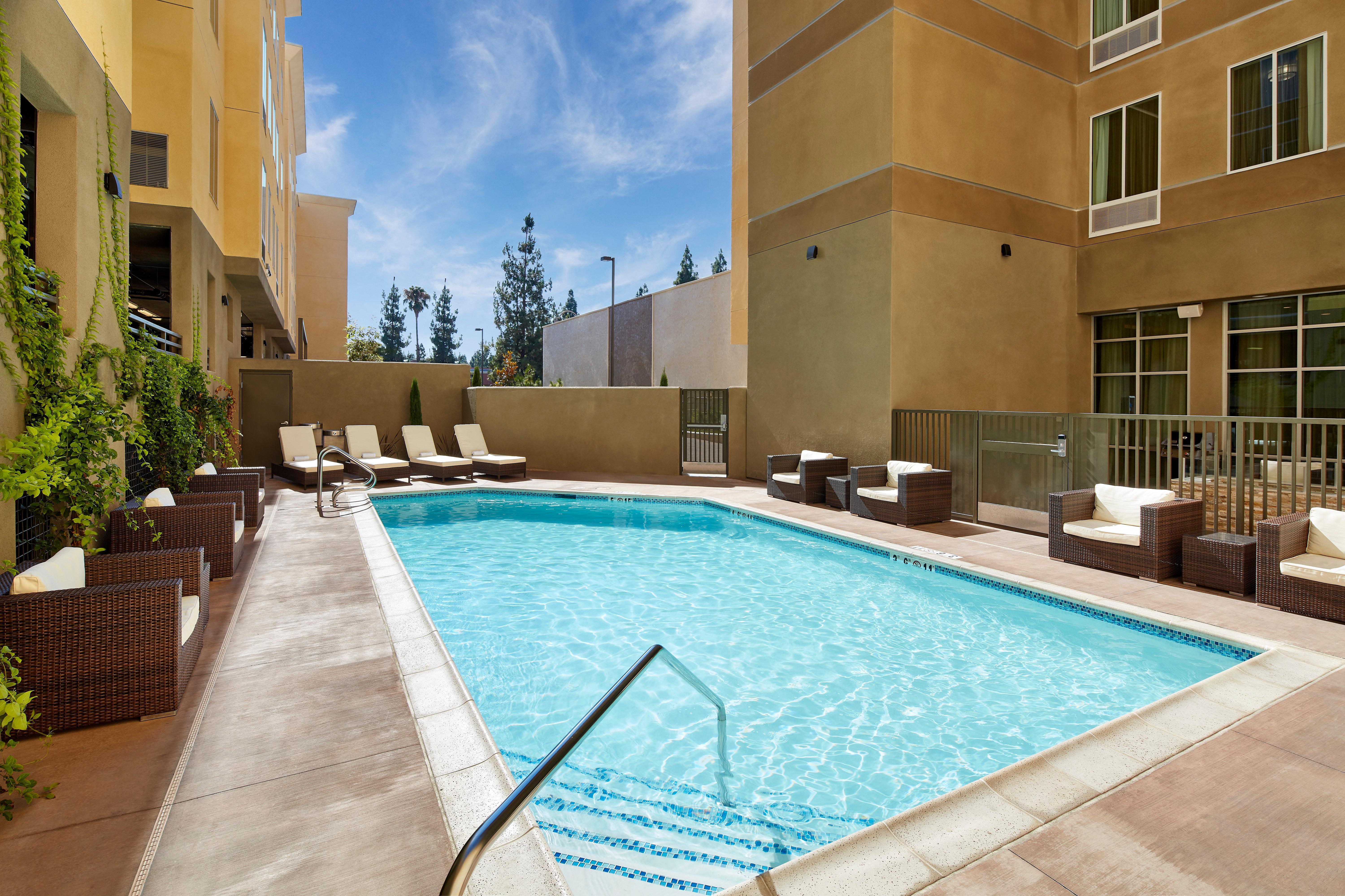 Staybridge At The Park By Ihg Hotel Anaheim